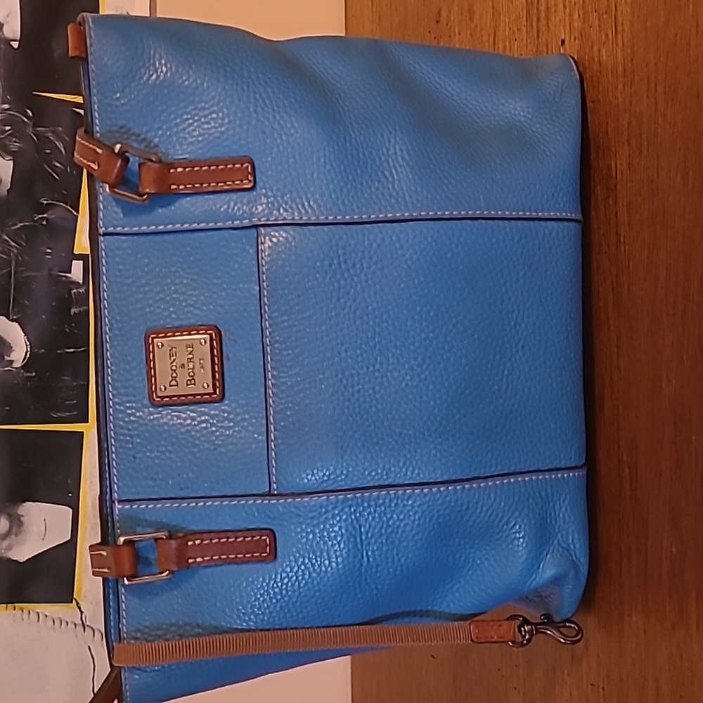 Vintage Dooney and Bourke teal blue pebbled leather purse.